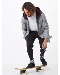 grauer Pullover mit einem Kapuze mit Schottenmuster von Urban Classics