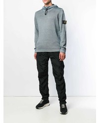 grauer Pullover mit einem Kapuze von Stone Island