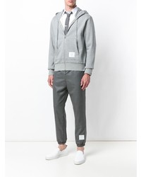 grauer Pullover mit einem Kapuze von Thom Browne