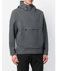 grauer Pullover mit einem Kapuze von White Mountaineering