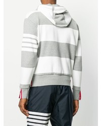 grauer Pullover mit einem Kapuze von Thom Browne