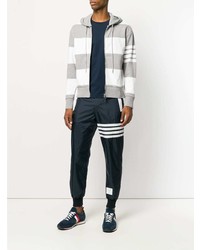 grauer Pullover mit einem Kapuze von Thom Browne