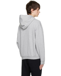 grauer Pullover mit einem Kapuze von Alo