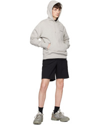 grauer Pullover mit einem Kapuze von Norse Projects