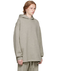 grauer Pullover mit einem Kapuze von Essentials