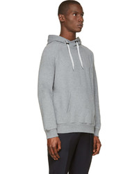 grauer Pullover mit einem Kapuze von Alexander McQueen