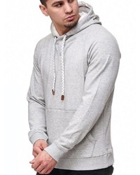 grauer Pullover mit einem Kapuze von INDICODE