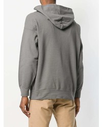 grauer Pullover mit einem Kapuze von VISVIM