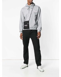 grauer Pullover mit einem Kapuze von Balenciaga