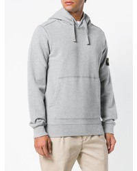 grauer Pullover mit einem Kapuze von Stone Island