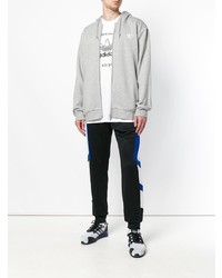 grauer Pullover mit einem Kapuze von adidas