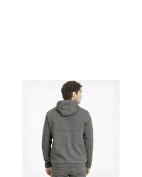 grauer Pullover mit einem Kapuze von Puma