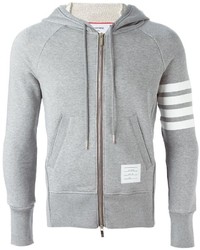 grauer Pullover mit einem Kapuze von Thom Browne