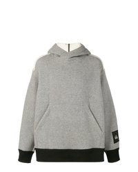 grauer Pullover mit einem Kapuze von Y-3