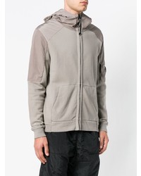 grauer Pullover mit einem Kapuze von CP Company