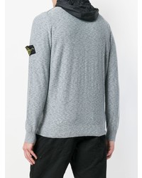 grauer Pullover mit einem Kapuze von Stone Island