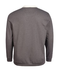 grauer Pullover mit einem Reißverschluss am Kragen von Big fashion