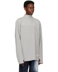 grauer Pullover mit einem Reißverschluss am Kragen von Ader Error
