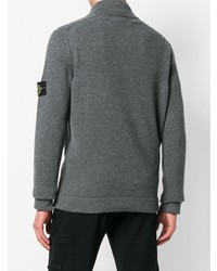 grauer Pullover mit einem Reißverschluss am Kragen von Stone Island