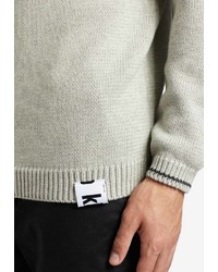 grauer Pullover mit einem Reißverschluss am Kragen von khujo