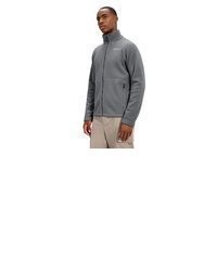 grauer Pullover mit einem Reißverschluß von Berghaus