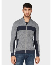 grauer Pullover mit einem Reißverschluß von Tom Tailor