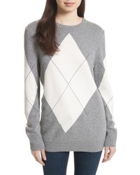 grauer Pullover mit einem Rundhalsausschnitt mit Argyle-Muster