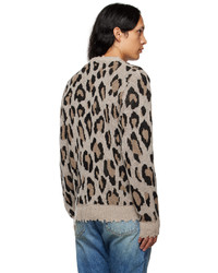 grauer Pullover mit einem Rundhalsausschnitt mit Leopardenmuster von R13
