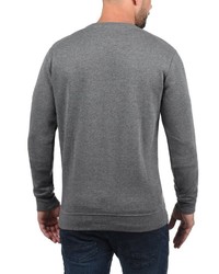 grauer Pullover mit einem Rundhalsausschnitt mit Weihnachten Muster von Solid