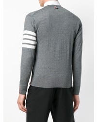 grauer Pullover mit einem Rundhalsausschnitt von Thom Browne