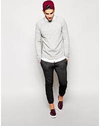 grauer Pullover mit einem Rundhalsausschnitt von Asos