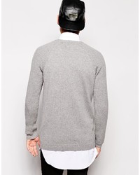 grauer Pullover mit einem Rundhalsausschnitt von Asos