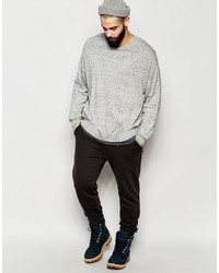 grauer Pullover mit einem Rundhalsausschnitt von Asos