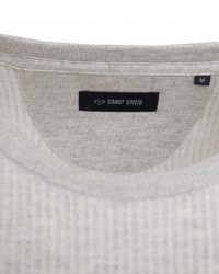 grauer Pullover mit einem Rundhalsausschnitt von Camp David