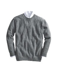 grauer Pullover mit einem Rundhalsausschnitt von Classic
