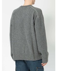 grauer Pullover mit einem Rundhalsausschnitt von Juun.J