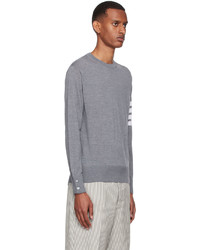 grauer Pullover mit einem Rundhalsausschnitt von Thom Browne