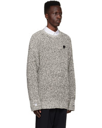 grauer Pullover mit einem Rundhalsausschnitt von Ader Error