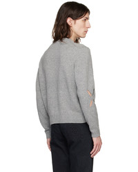 grauer Pullover mit einem Rundhalsausschnitt von Stefan Cooke