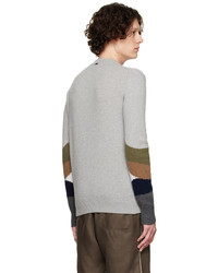 grauer Pullover mit einem Rundhalsausschnitt von Herno