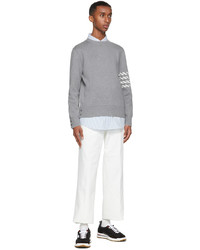 grauer Pullover mit einem Rundhalsausschnitt von Thom Browne