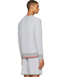 grauer Pullover mit einem Rundhalsausschnitt von Thom Browne