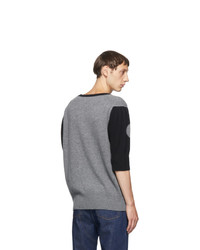 grauer Pullover mit einem Rundhalsausschnitt von Random Identities