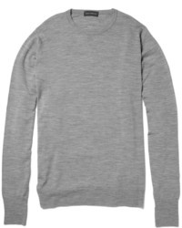 grauer Pullover mit einem Rundhalsausschnitt von John Smedley