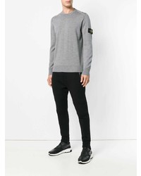 grauer Pullover mit einem Rundhalsausschnitt von Stone Island