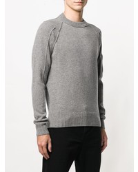 grauer Pullover mit einem Rundhalsausschnitt von CP Company