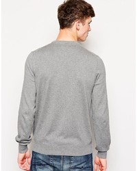 grauer Pullover mit einem Rundhalsausschnitt von Lyle & Scott