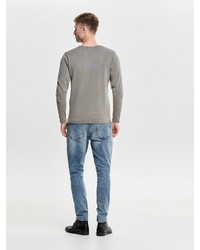 grauer Pullover mit einem Rundhalsausschnitt von ONLY & SONS