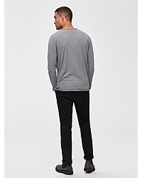 grauer Pullover mit einem Rundhalsausschnitt von Selected Homme