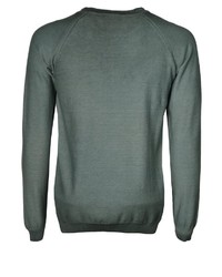 grauer Pullover mit einem Rundhalsausschnitt von Signum